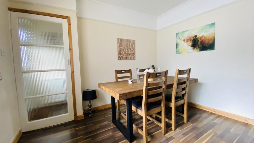 Dining Room 2.jpeg