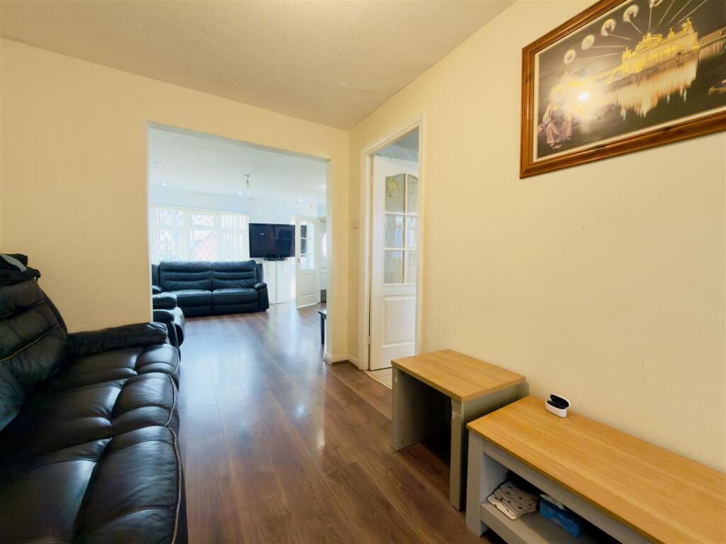 SITTING ROOM