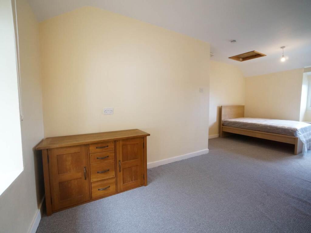 370HighStreet_B2.3.JPG