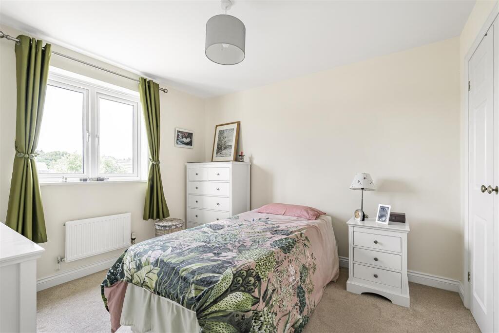 12 Senna Drive, Towcester (39).JPG