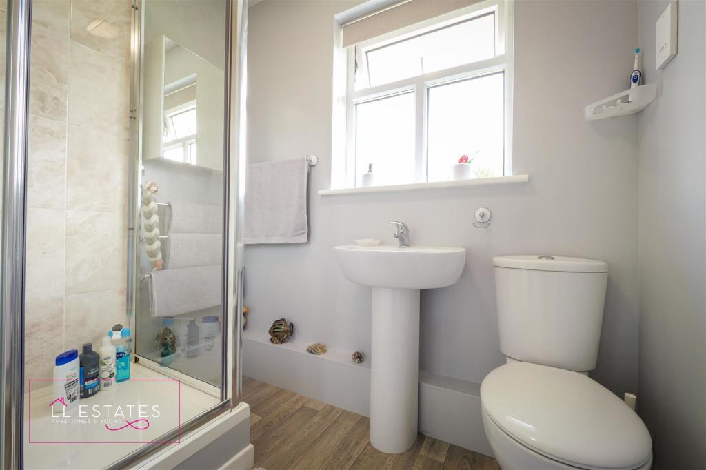4 Lowther Close-20.jpg