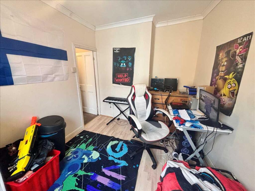 BEDROOM 2