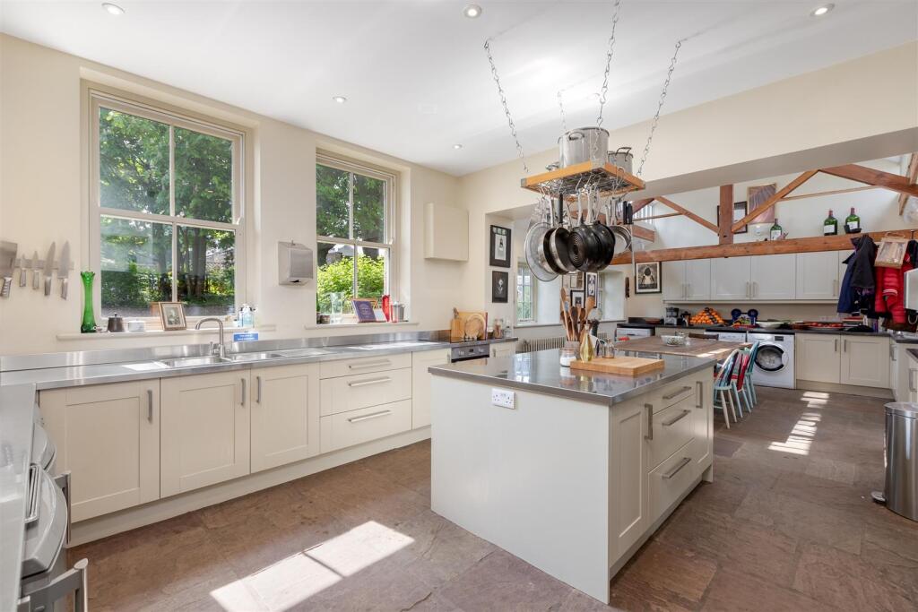Kitchen / Breakfast Room