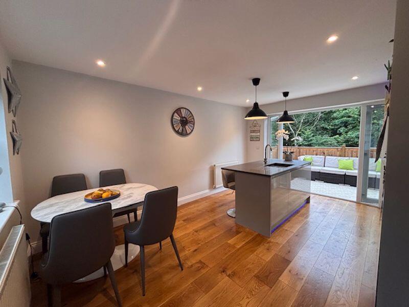 Dinig Kitchen