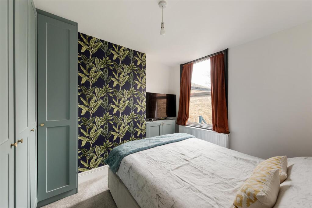 Callis Road, E17