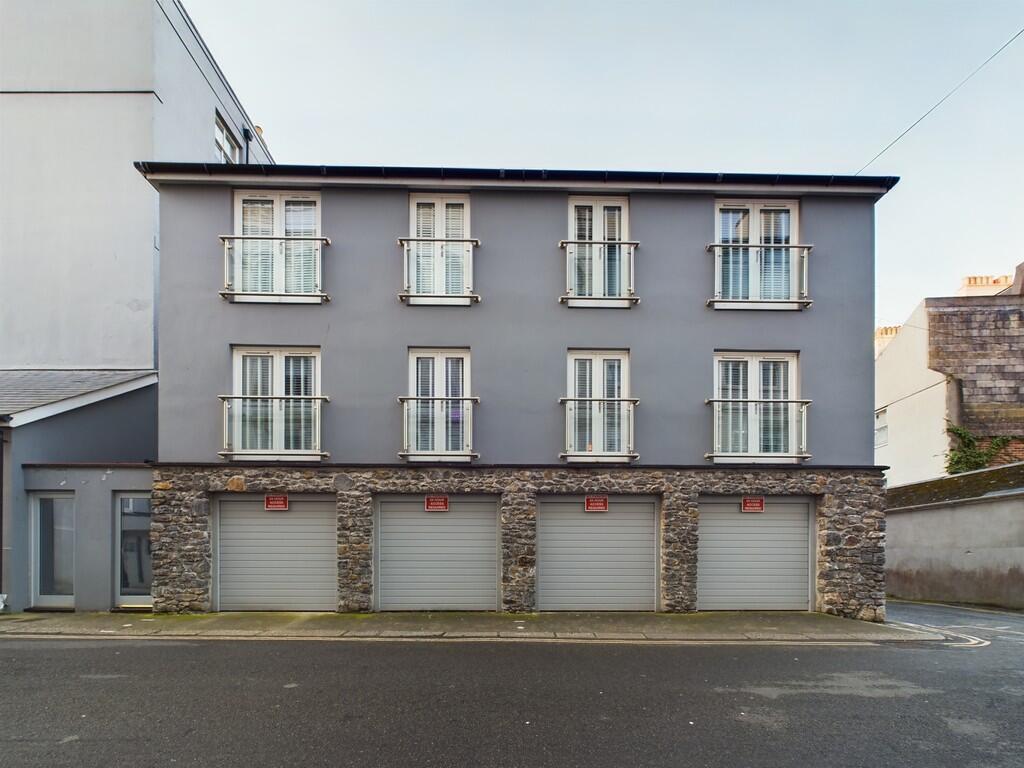 CAM02089G0-PR0418...