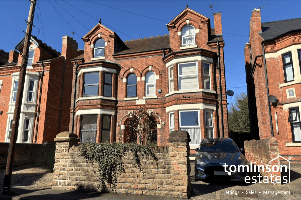 6 Bedroom semi-detached house (HMO)