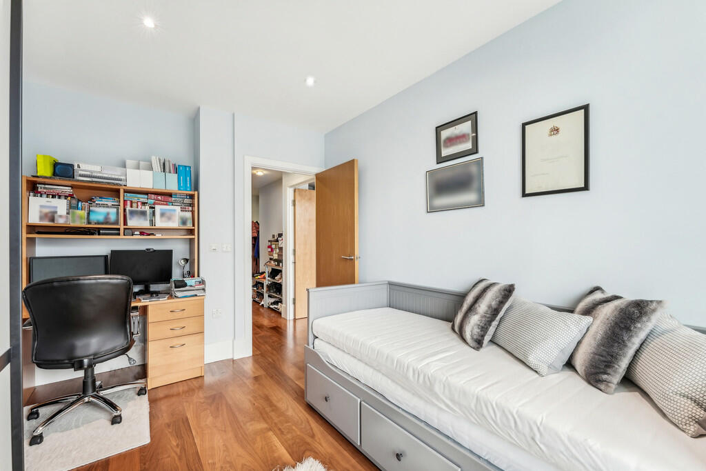 Flat 42, Ensign H...