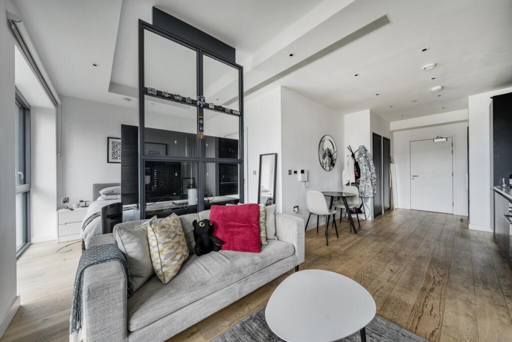 1333376-5-6890d23...