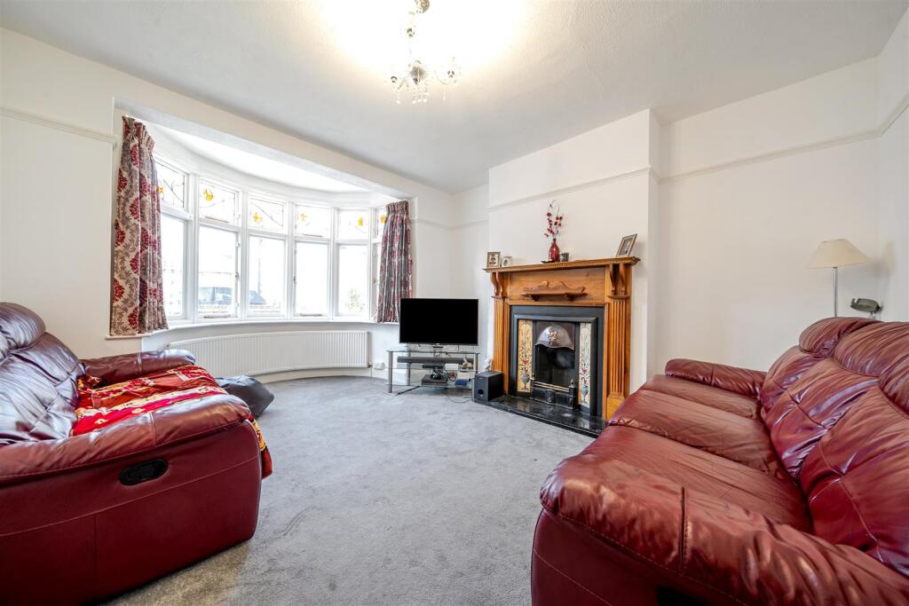 Front Reception Room.jpg