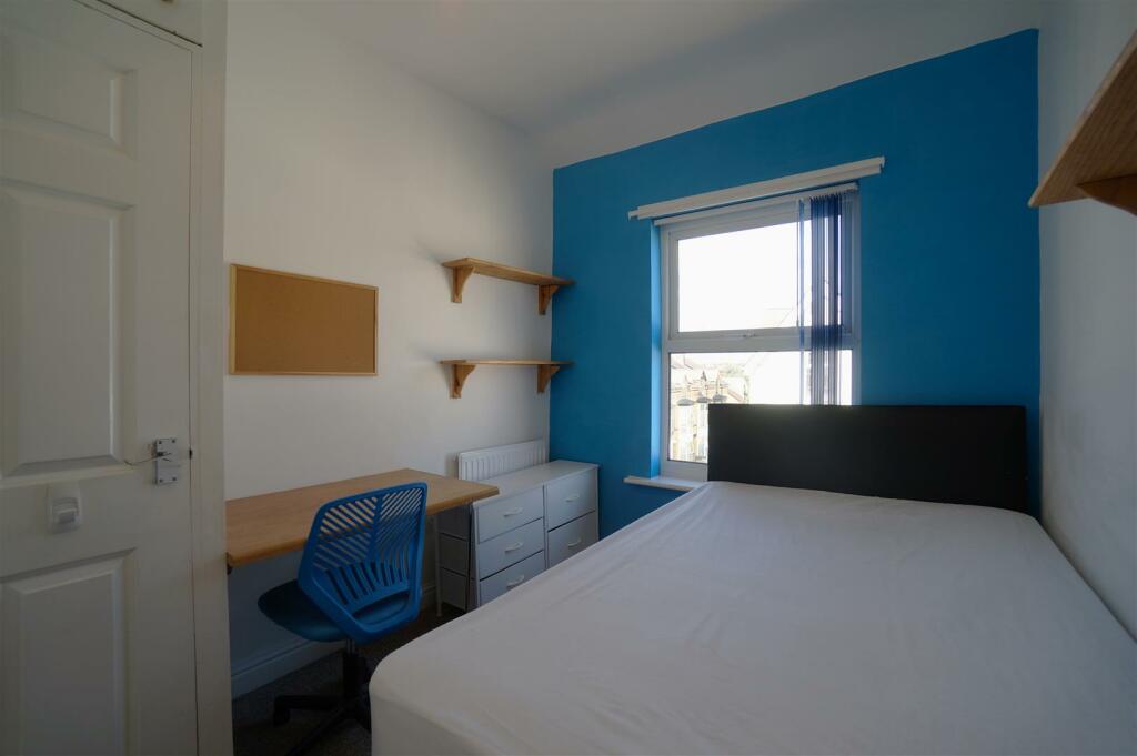 Bed 8.1.JPG