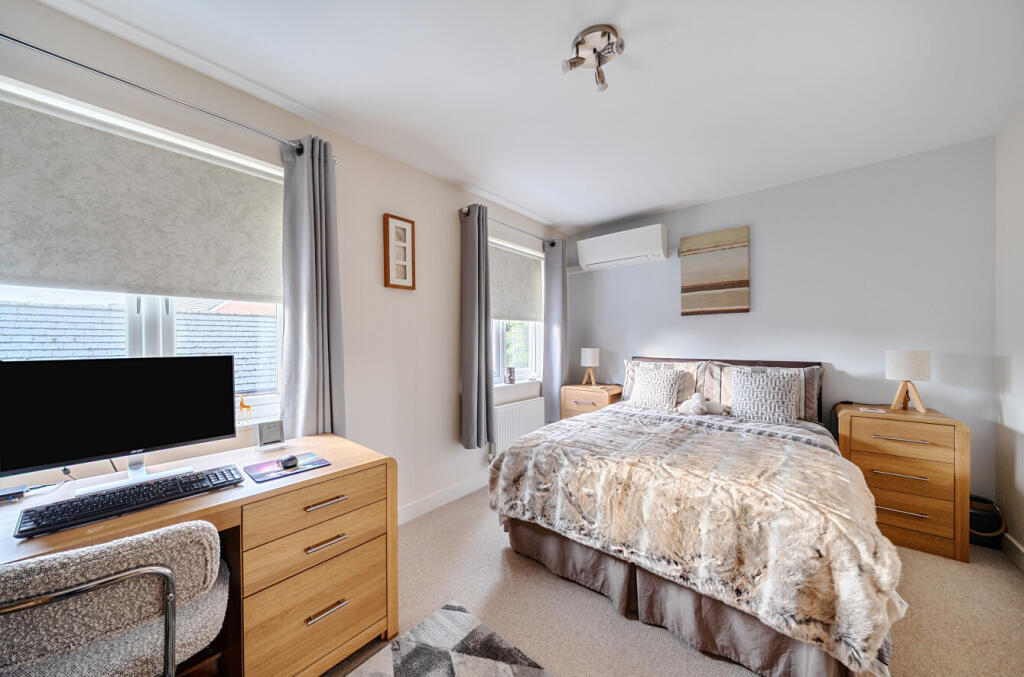 1370718-17-68f666...