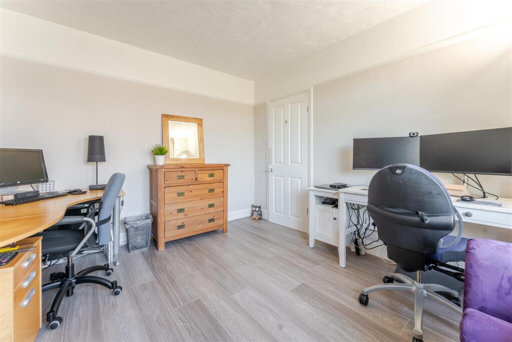28 Bishops Road, BS49 4NG 3.jpg