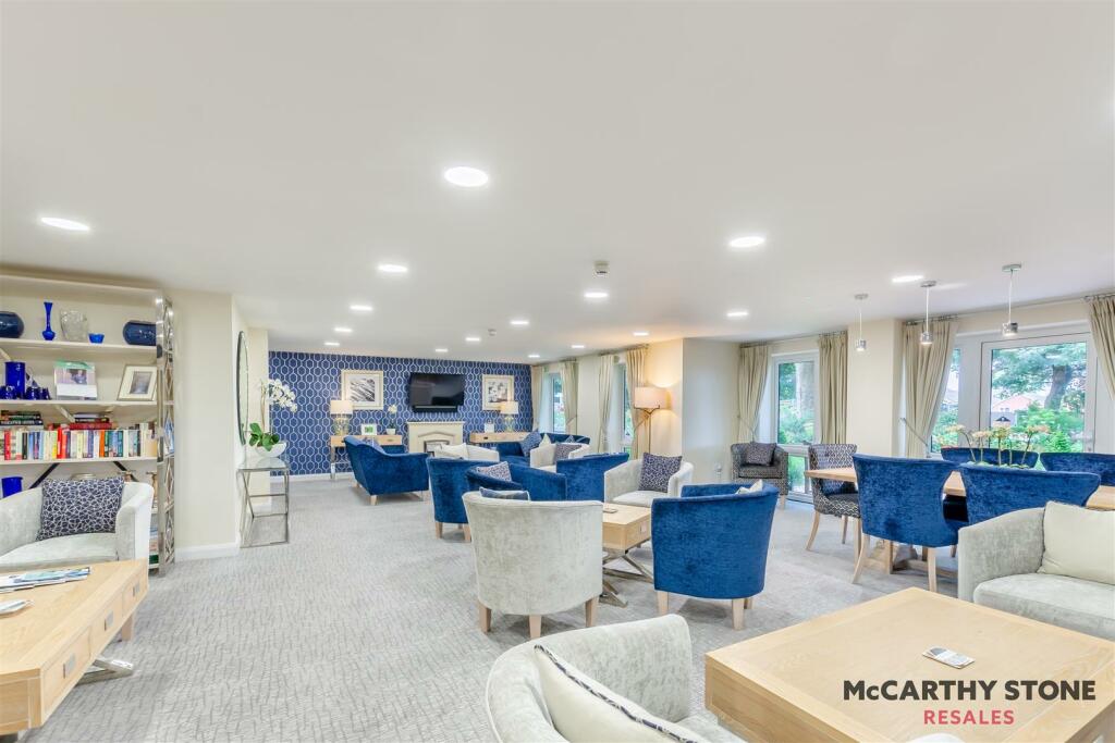 8615413-interior10.jpg