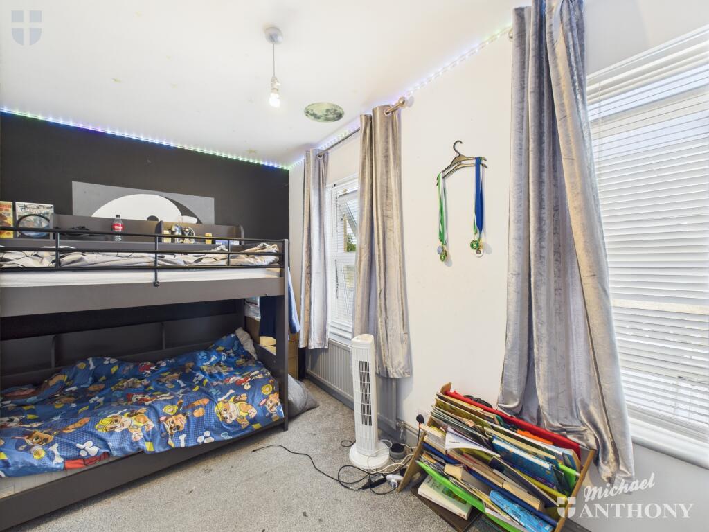 CAM03218G0-PR0718-STILL002