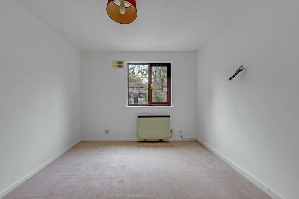 08-b147JHPropWpen - 38 Jasmine Gardens - 22-medium