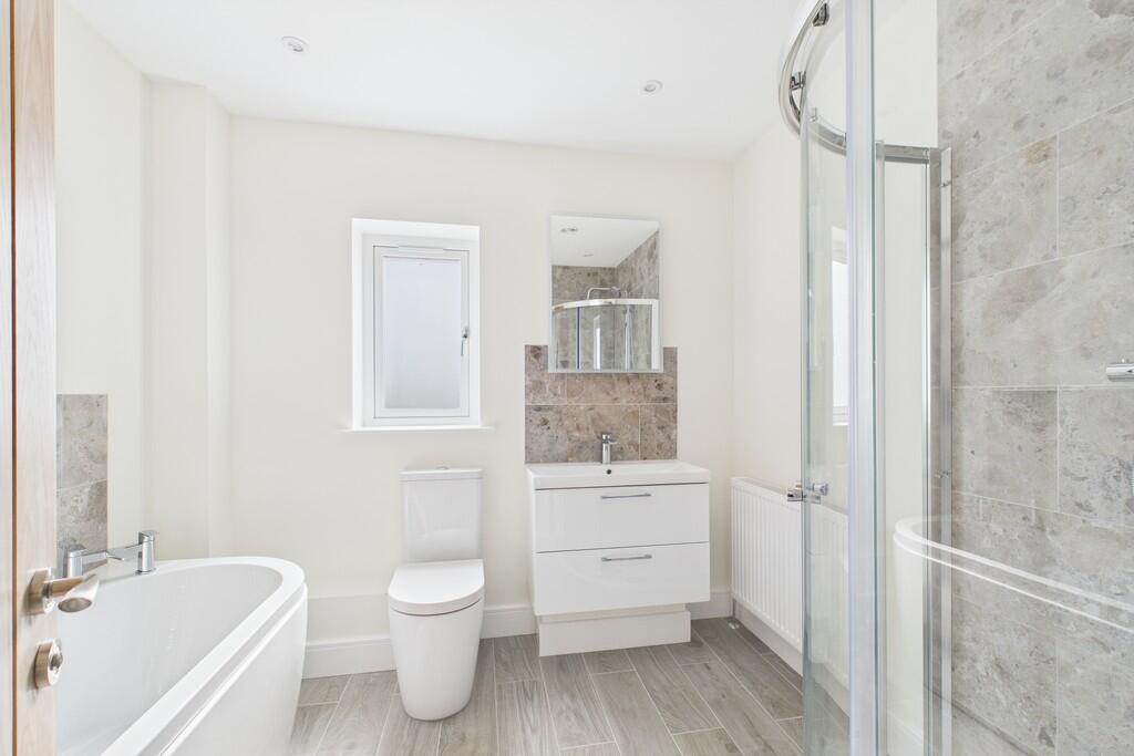 CAM01689G0-PR0460...