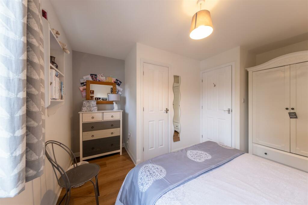 14 Delamere Close-014.jpg