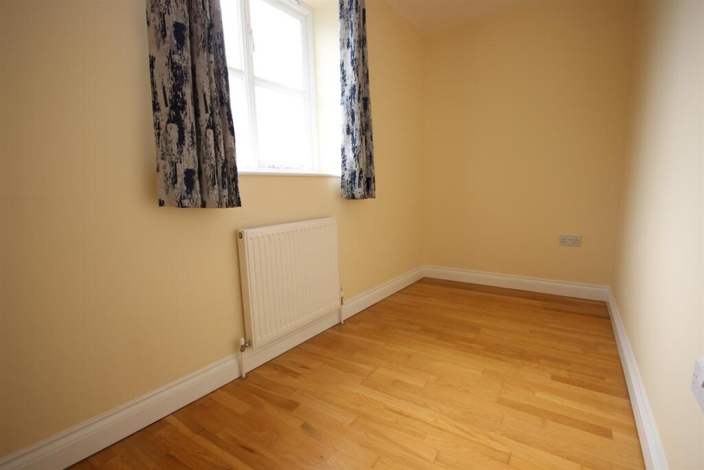 Bedroom 2 - Study.JPG