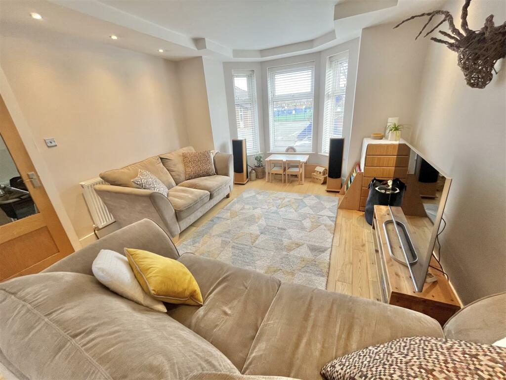 Lounge Dining Room Aspect 5