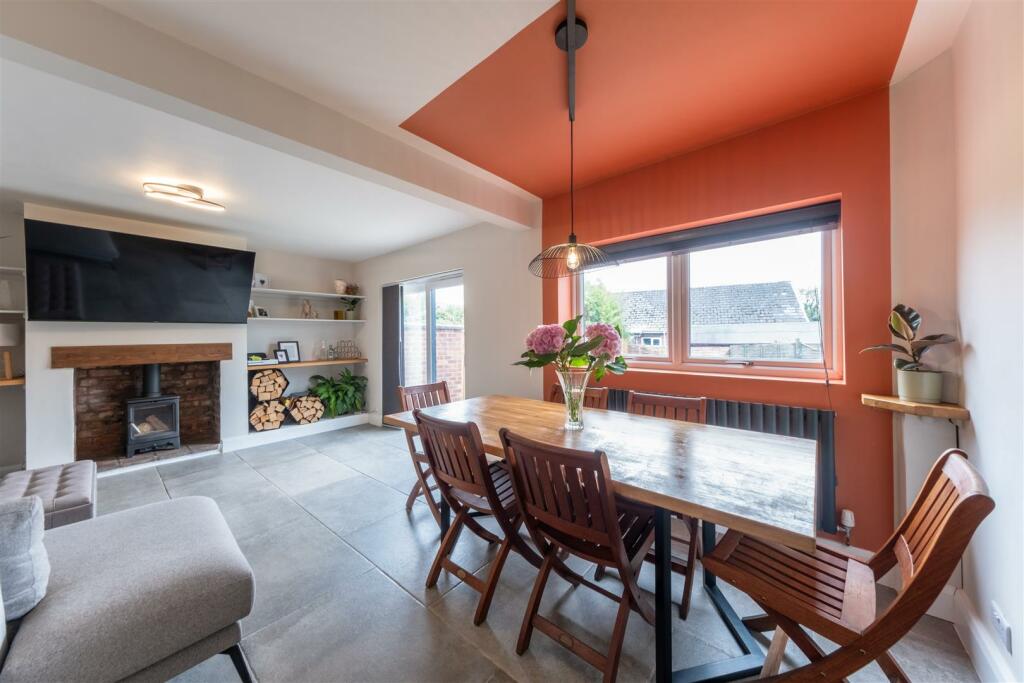 10 Churchill Drive-003.jpg
