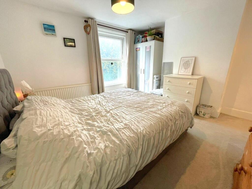 Bedroom 1.jpg