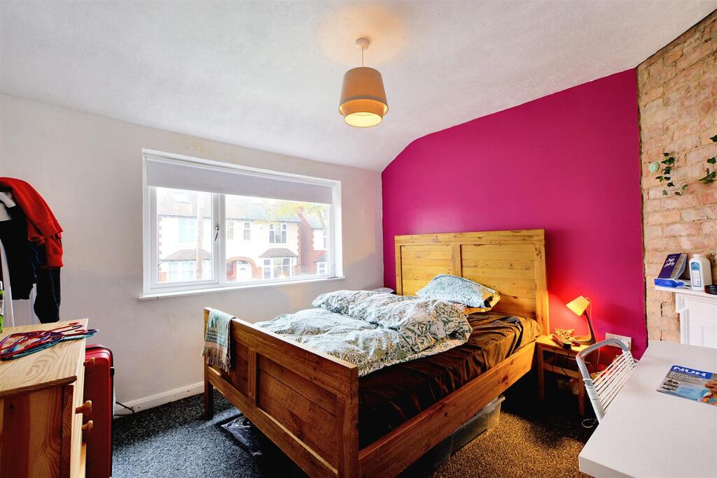 Bedroom 1.jpeg