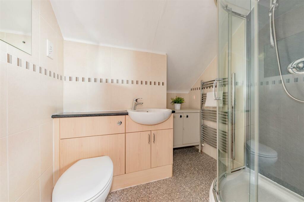 5 Rosemount Road Birkhill-7.JPG