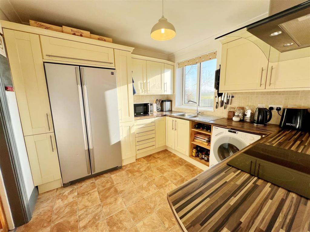 Kitchen Diner 4.jpg