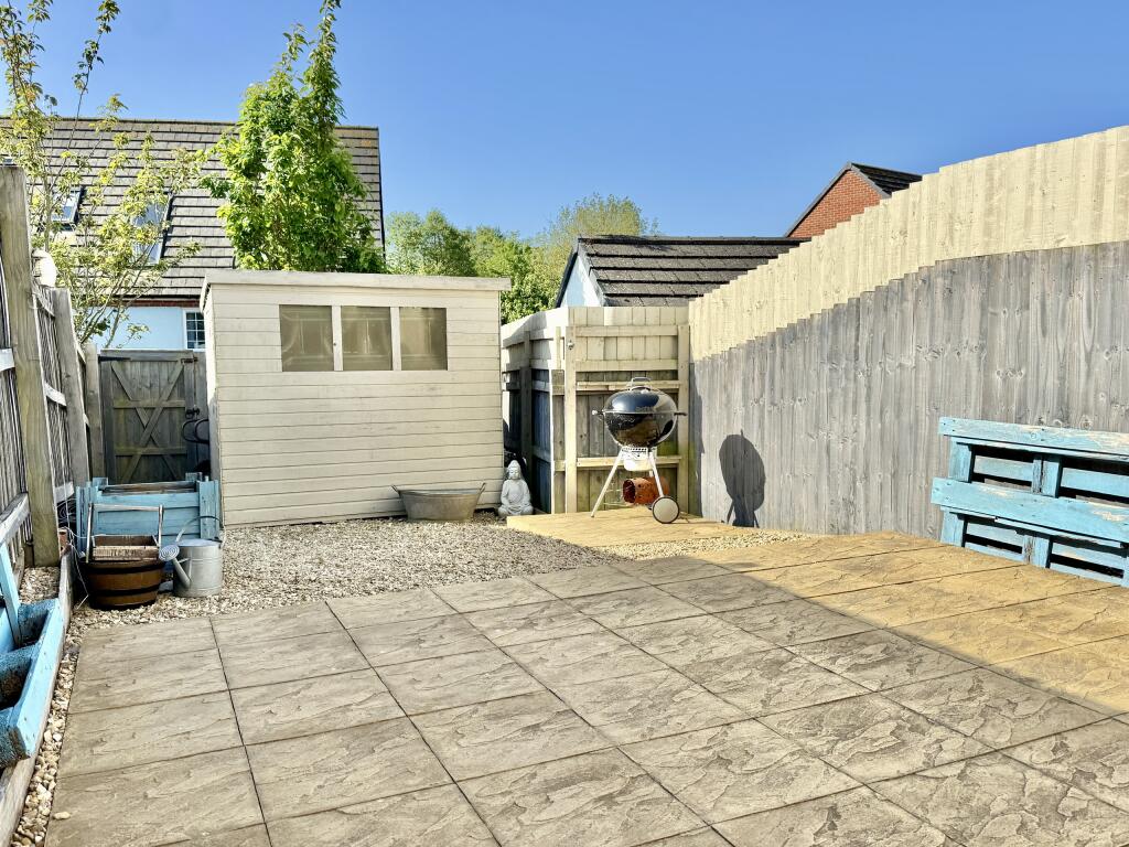 Enclosed Rear Garden (with shed &amp; side access)