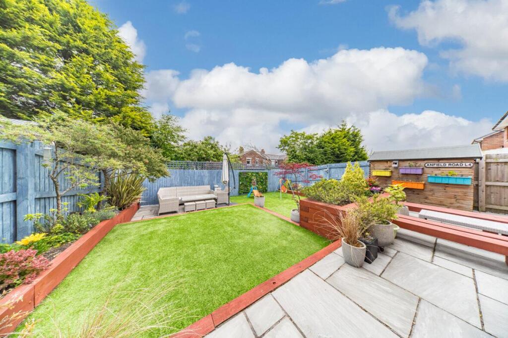 11 Atherton Drive garden 2.jpg