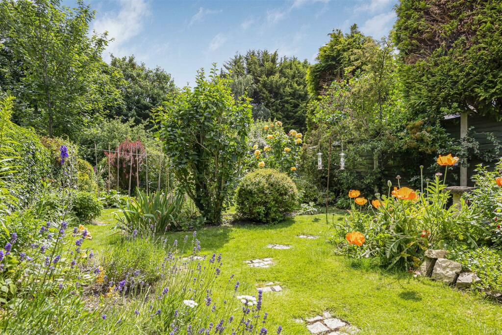 Cleeve View Road | Garden