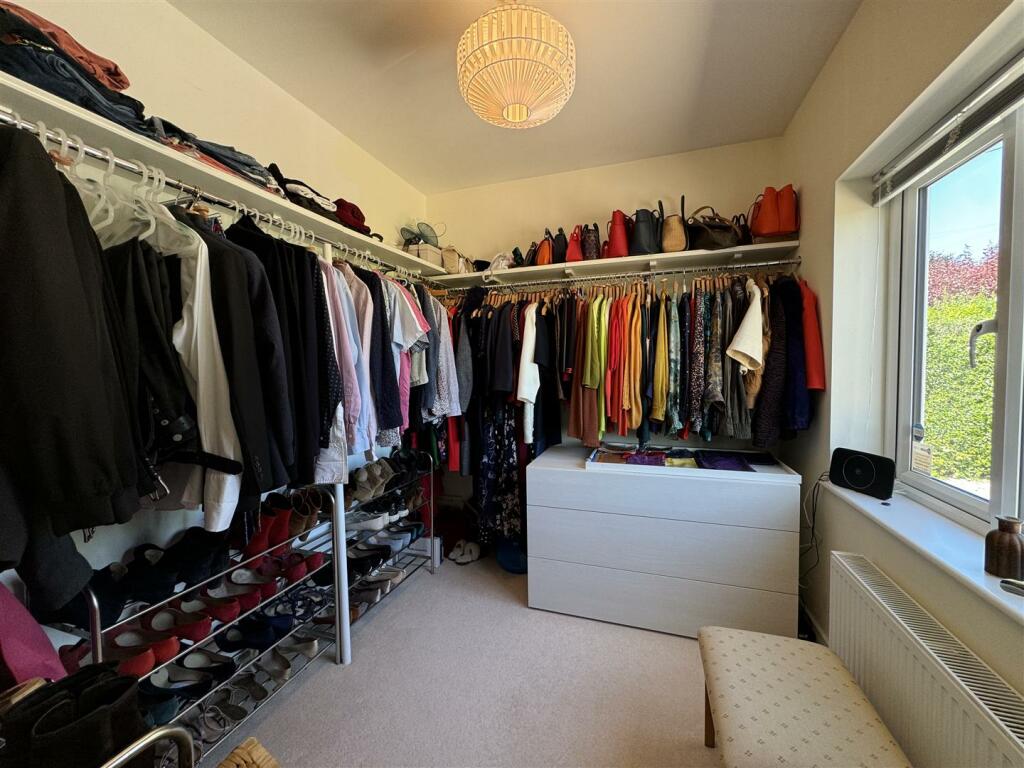 DRESSING ROOM