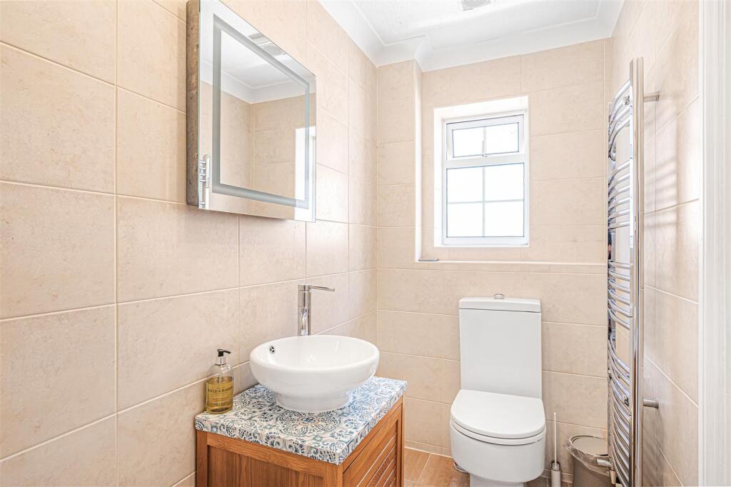 En-Suite Bathroom
