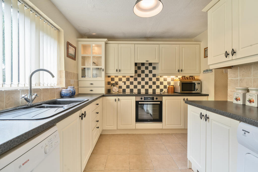 1315109-16-685ecb7899ca2