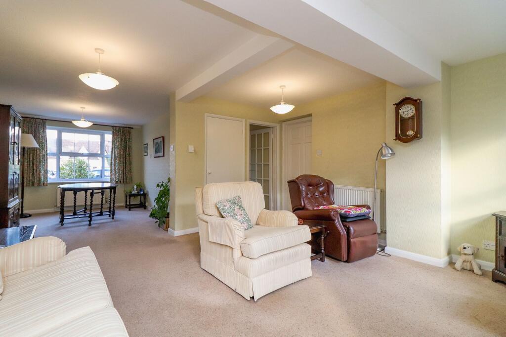 Living/Dining Room (Furnished)