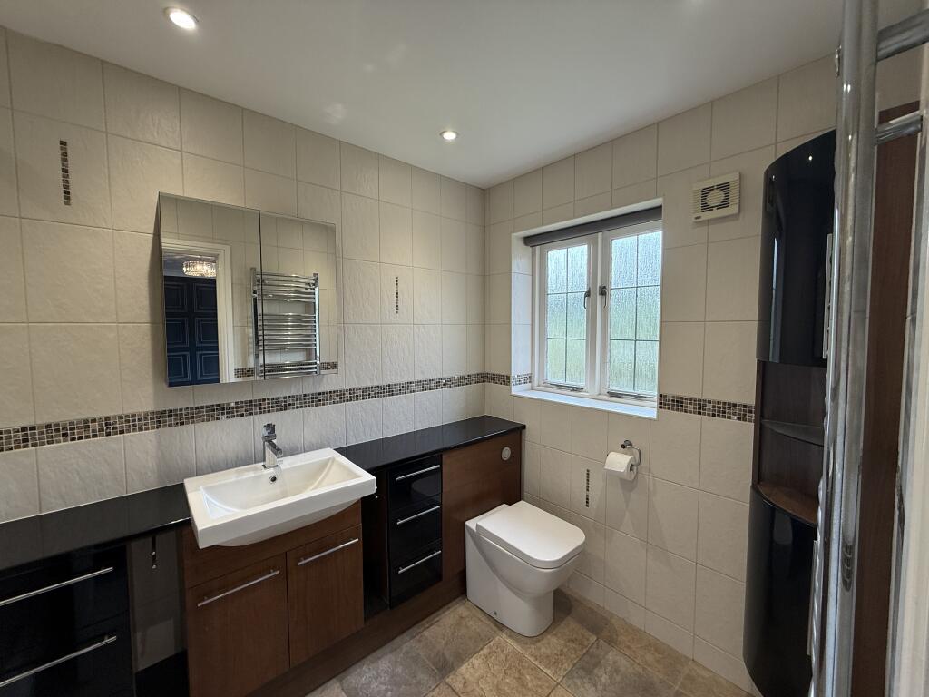 En-suite 1