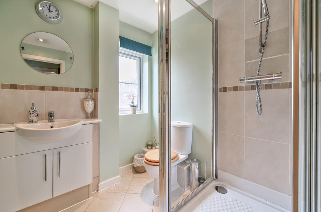 1304500-7-6848139...