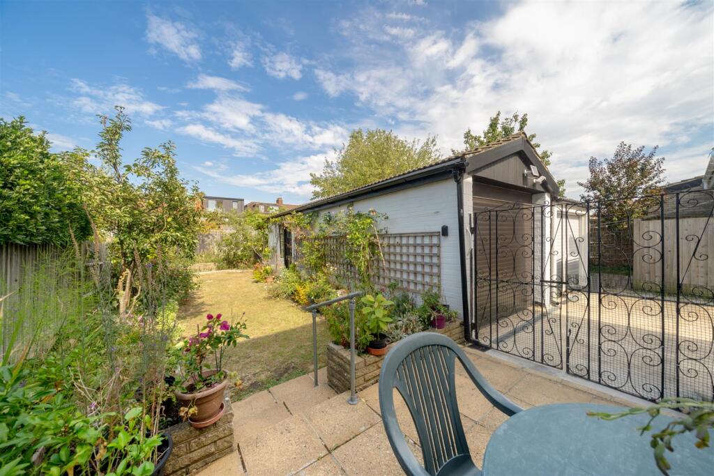 Buckleigh Avenue 46 SW20 PH19.jpg