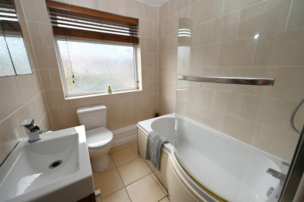 bathroom1.JPG