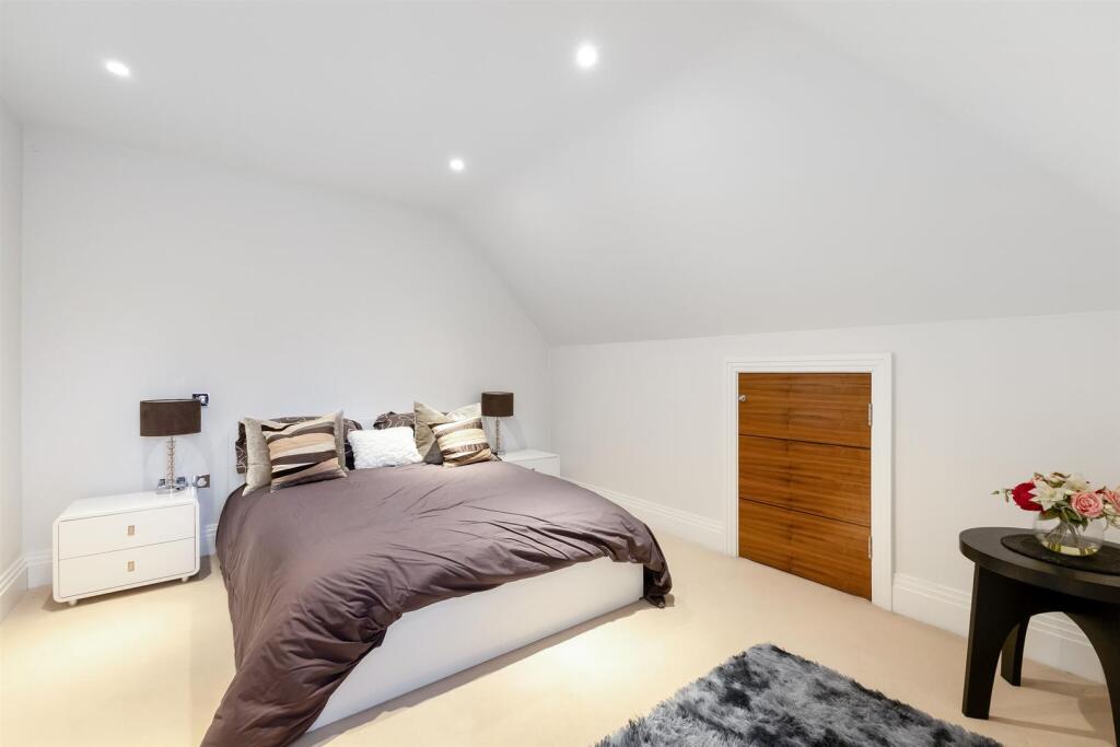 102003_Westgate-House-London-Road  (19)_low.jpg