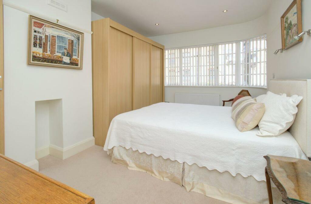 main bedroom.jpg