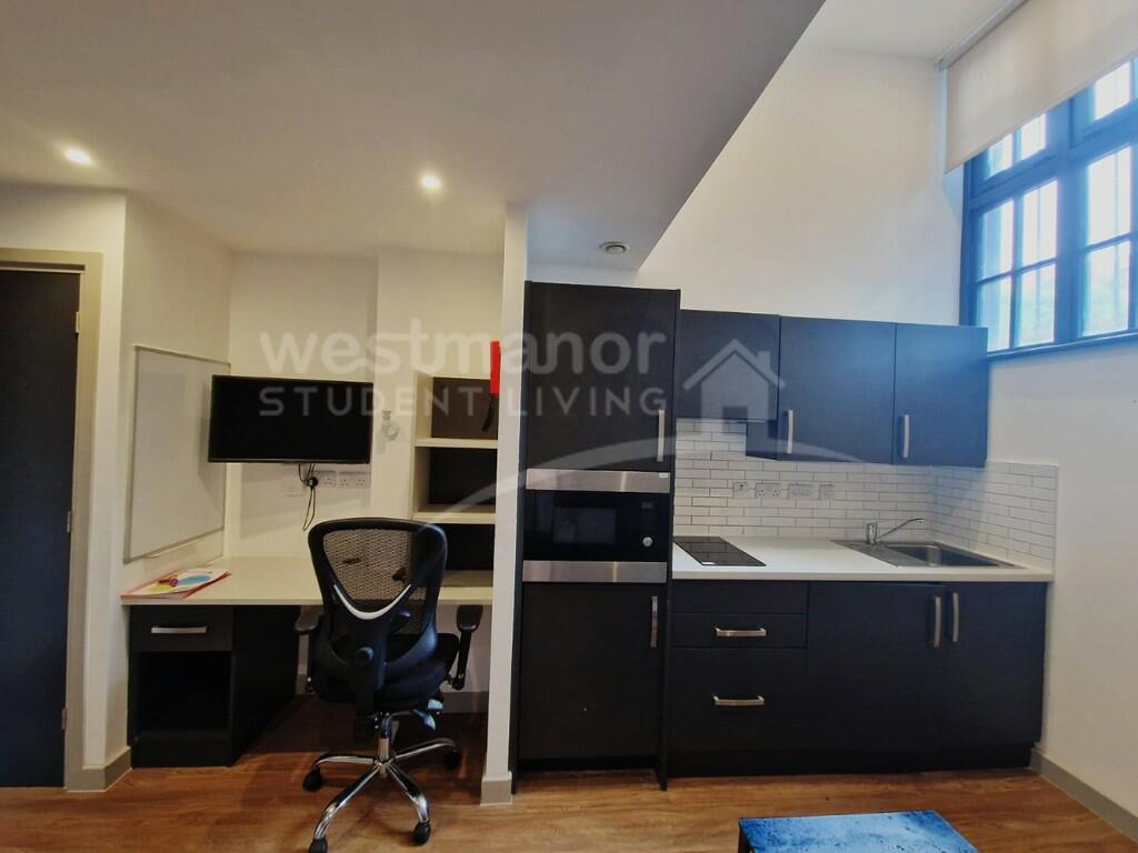 STUDIO 4 - LG