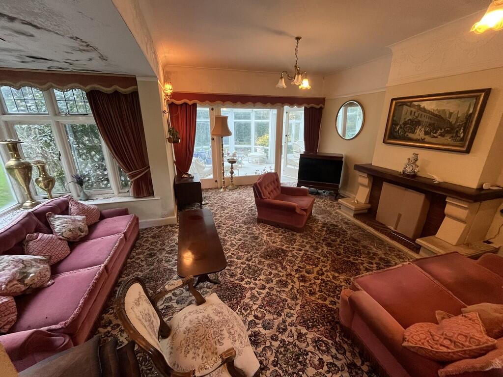 oval_14_t20251224...