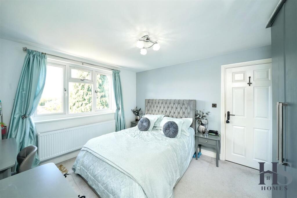bed2.jpg