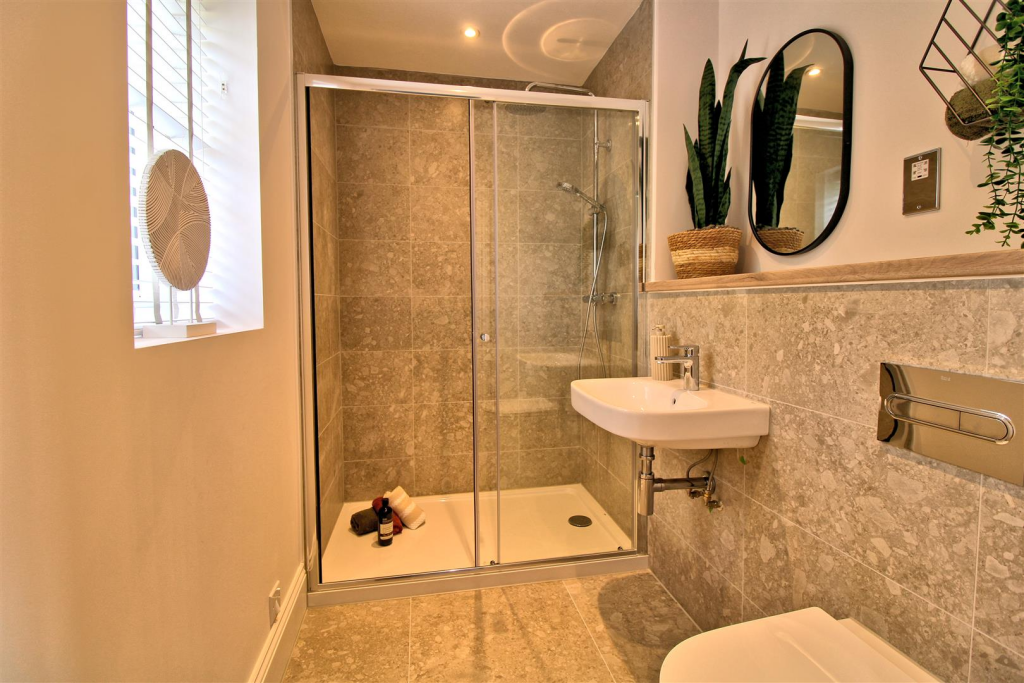 Ensuite