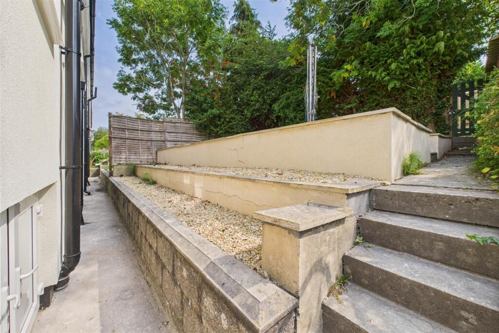 24 Dutton Road, Whitchurch, Bristol BS14 8BW | Lea