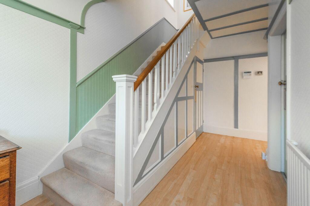 ENTRANCE HALLWAY AND LANDINGS