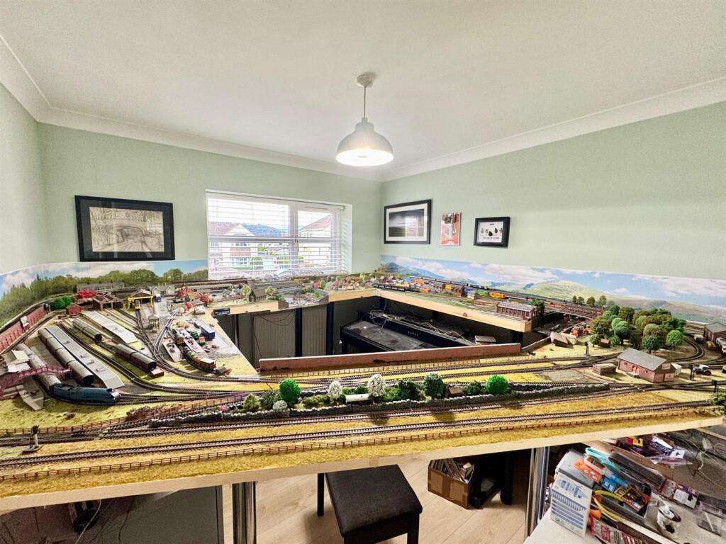 PHOTO-2025-08-12-11-41-08 (12).jpg