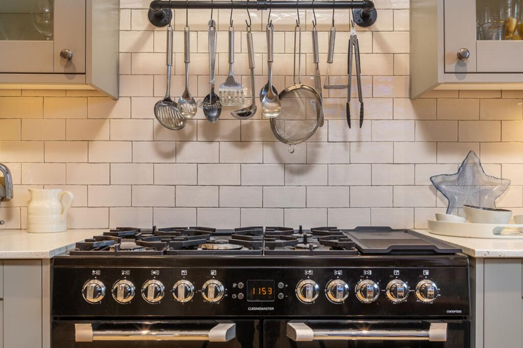 Oven and hob